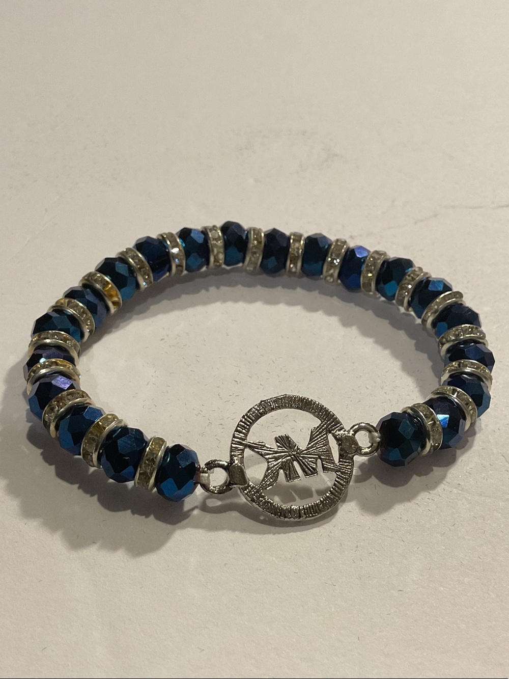 Silver-Tone Bracelet with Blue Faceted Beads and Logo Disc - Picture 4 of 4